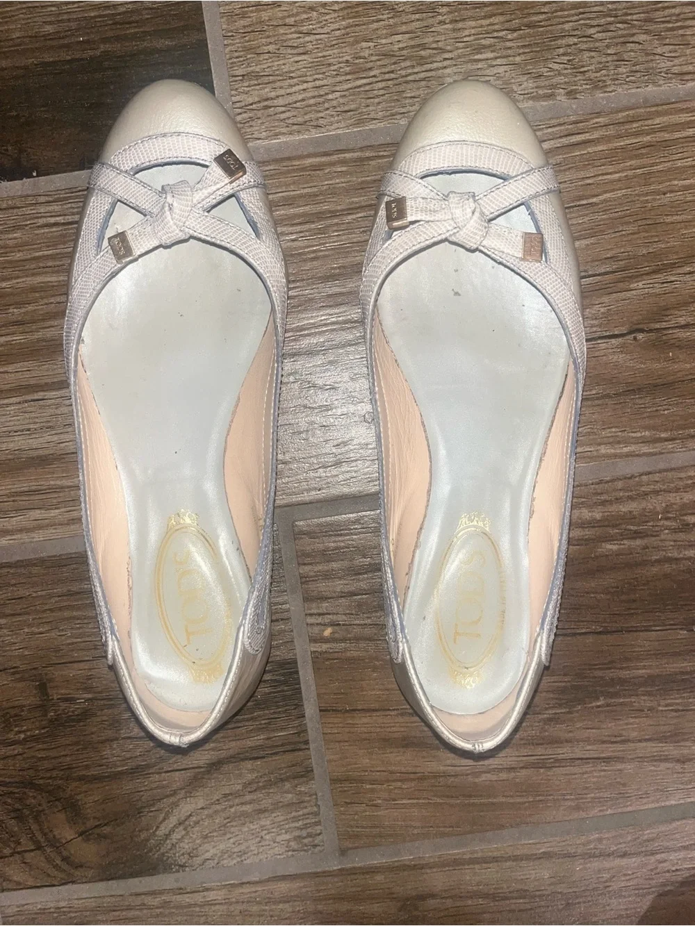 TOD'S Nude Patent Leather Ballet Flats with Bow Detail